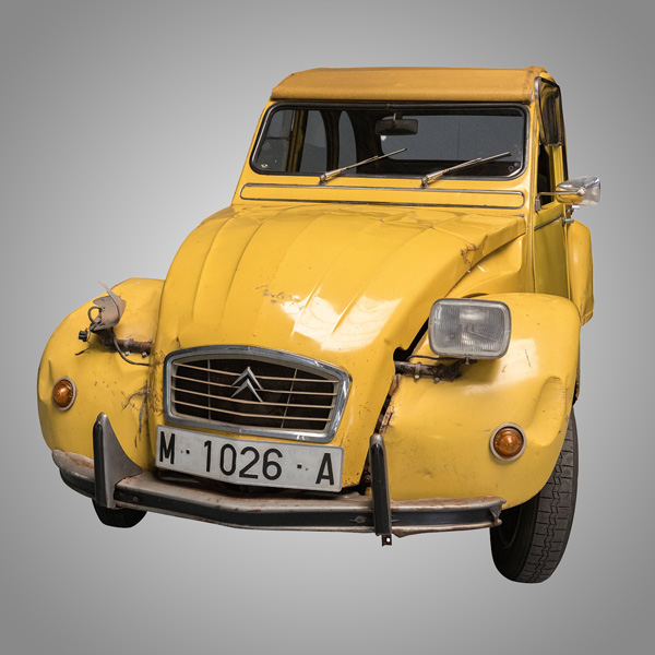 Heritage Auctions Citroen 2CV Roger Moore James Bond