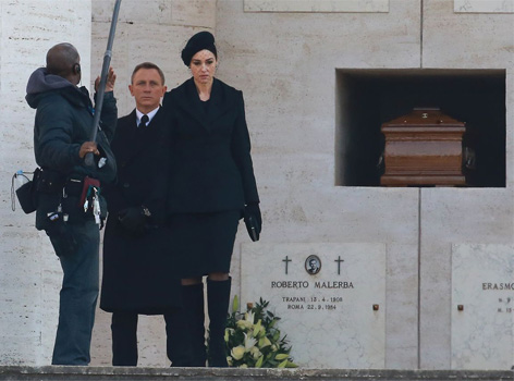 funeral spectre rome belucci bond