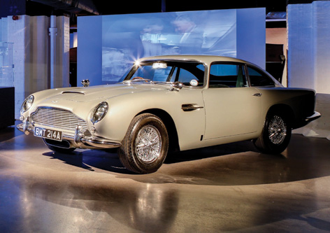 Aston Martin DB5 bond in motion 2015