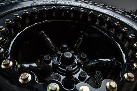 Land Rover Defender Tweaked SPECTRE Edition wheel