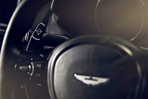 Aston Martin Vantage 007 Edition laser guidance