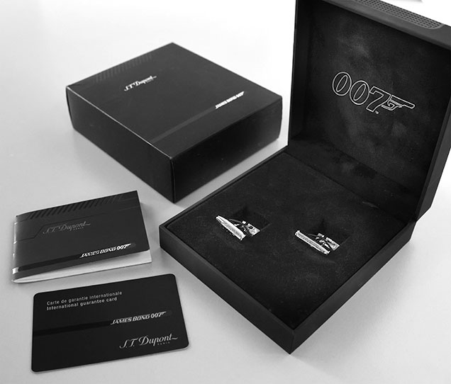 photo © Bond Lifestyle The S.T. Dupont James Bond Bullet Cufflinks 5166 came in a nice black box with warranty cards, all branded with the James Bond 007 logo.
