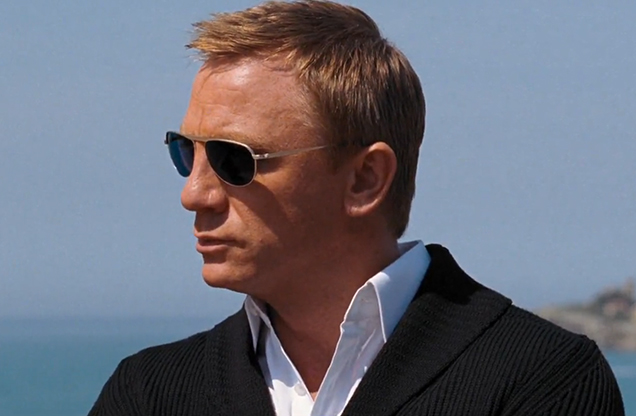 photo © MGM, Columbia Pictures, Eon Productions Daniel Craig as James Bond wears Tom Ford FT109 sunglasses in Quantum Of Solace.