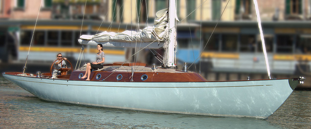 photo © United Artists, Danjaq LLC, Columbia Bond and Vesper sailing into Venice with a Spirit 54 yacht in Casino Royale