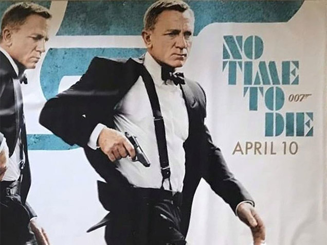 photo via ambito.com The black braces are visible on this No Time To Die poster.
