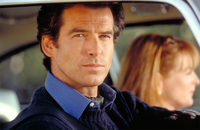photo © Danjaq LLC, MGM/UA, United International Pictures Pierce Brosnan as James Bond wears a green day cravat by British neckwear maker Tootal in the 1995 Bond film GoldenEye.
