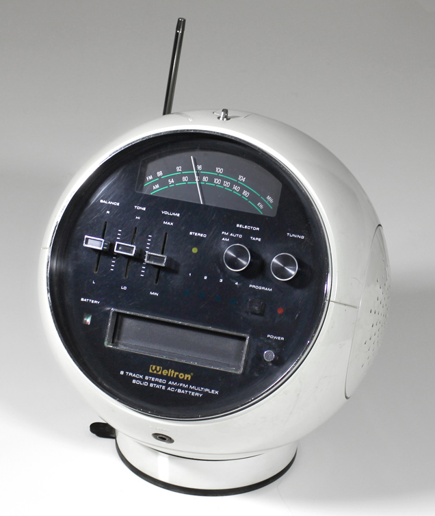 Weltron 2001 8-Track Player Tape Stereo AM-FM Multiplex Solid State Radio