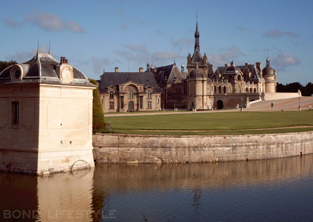 photo © Bond Lifestyle Château de Chantilly, France
