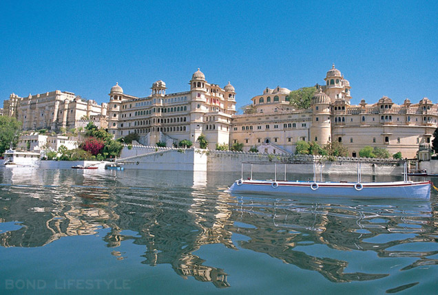 Photo © VascoPlanet.com / Vyacheslav Argenberg Shiv Niwas Palace is the hotel where James Bond stays in the movie Octopussy.