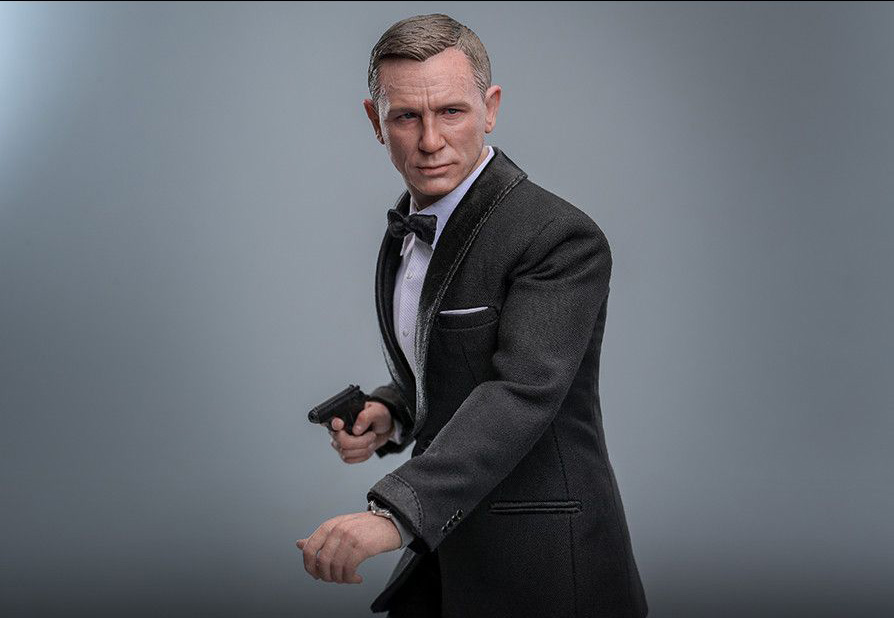 Hot Toys Daniel Craig James Bond figure ppk gun